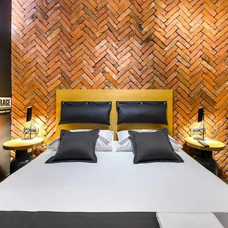 Industrial Design 게스트하우스 4*