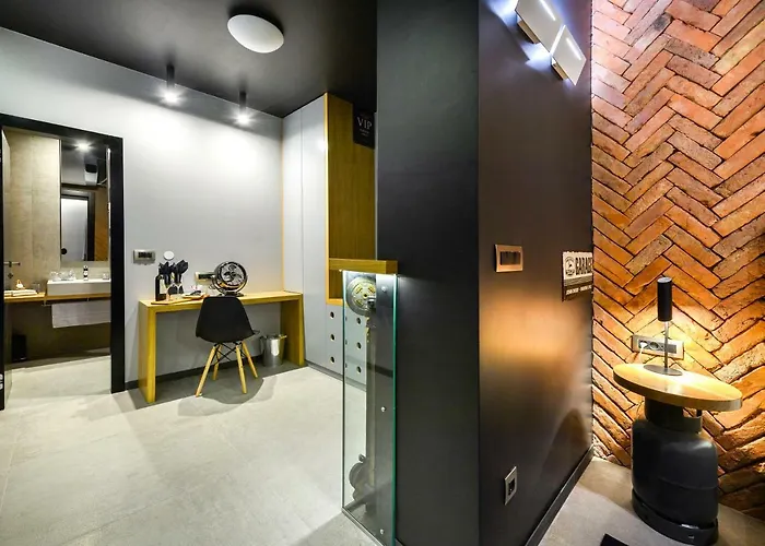 Industrial Design ゲストハウス 4*