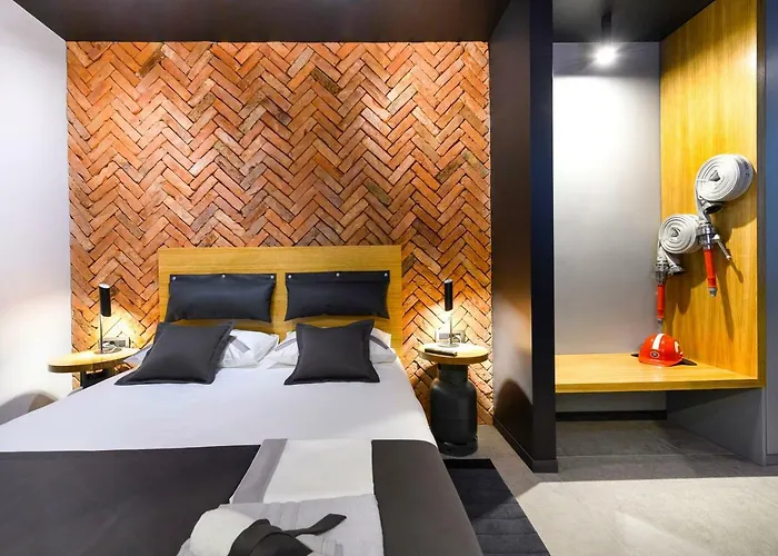 ゲストハウス Industrial Design