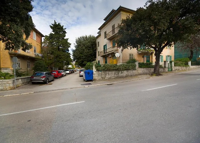 ゲストハウス Industrial Design スプリト