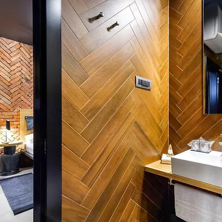 Industrial Design 4* ספליט